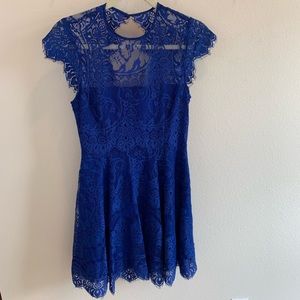 BB Dakota Size 4 Jayce Lace Sheath Dress